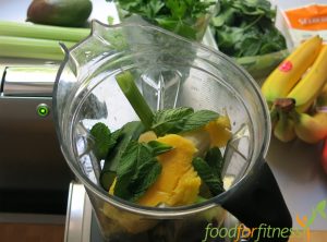 Die Zutaten für den grünen Smoothie gegen Kater.
