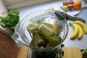 Unser Avocado-Smoothie bevor der Mixer an war.