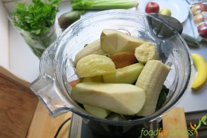 Die Zutaten für den Glowing Green Smoothie.