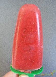 Eis selbst gemacht - mit Erdbeeren und Chiasamen