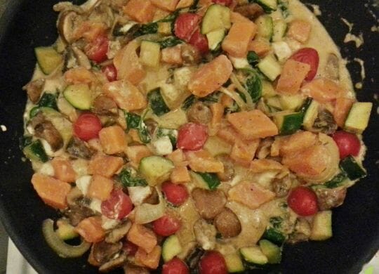 Gemüsepfanne mit Süßkartoffel und Feta